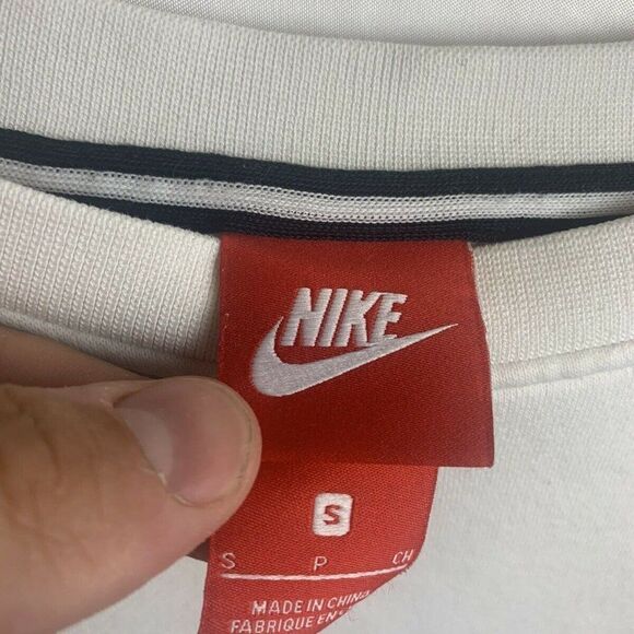 Nike Sportswear Womens Crew Sweatshirt Size Small - Picture 3 of 5